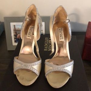 BADGLEY MISCHKA ROXY OPEN TOED SANDALS